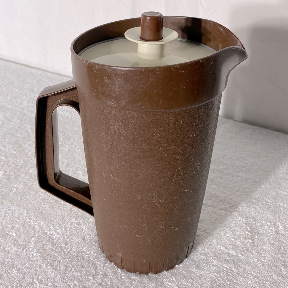 Vintage Tupperware Chocolate Brown Pitcher W Lid Cottagecore Grannycore